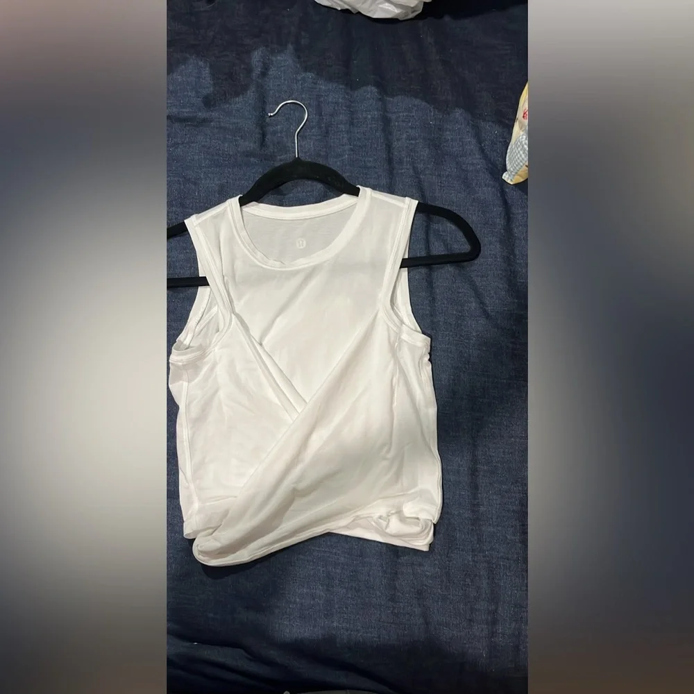 lululemon athletica White Lightweight Sleeveless Tank - Picture 1 of 5